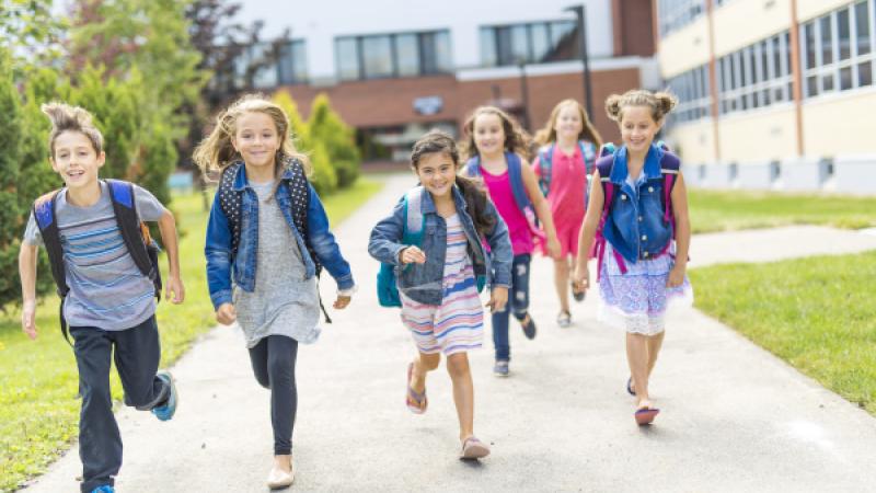Kinderen rennend