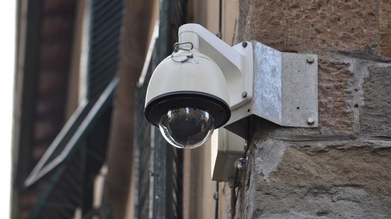 Beveiligingscamera op straat