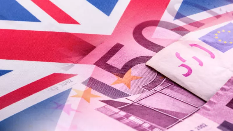 Vlag van het Verenigd Koninkrijk en 500 euro biljet