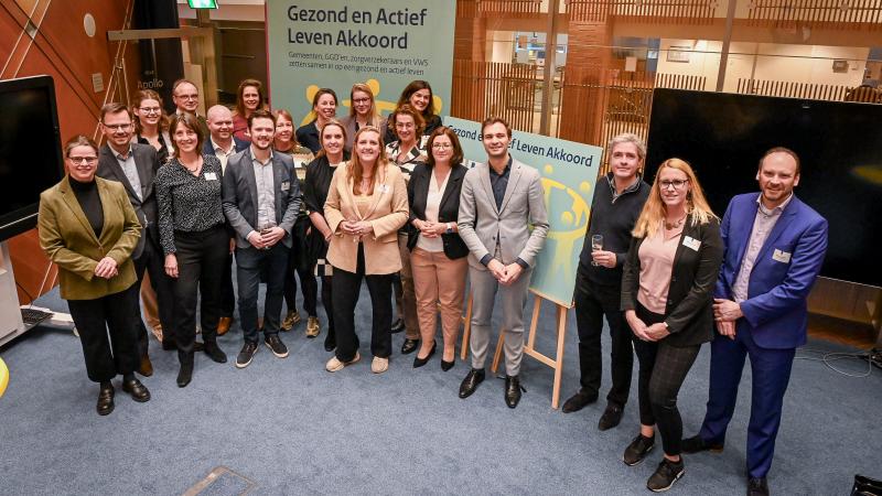 groepsfoto met alle ondertekenaars