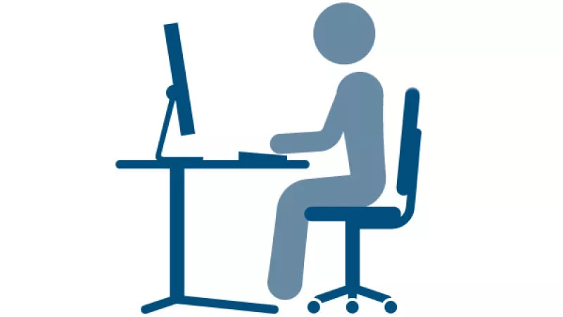 Illustratie van persoon aan bureau met computer