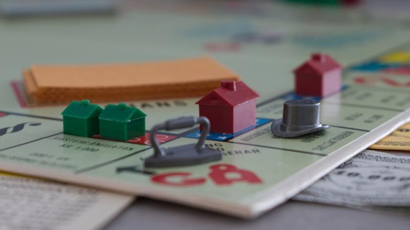 Monopoly-spelletje met huisjes