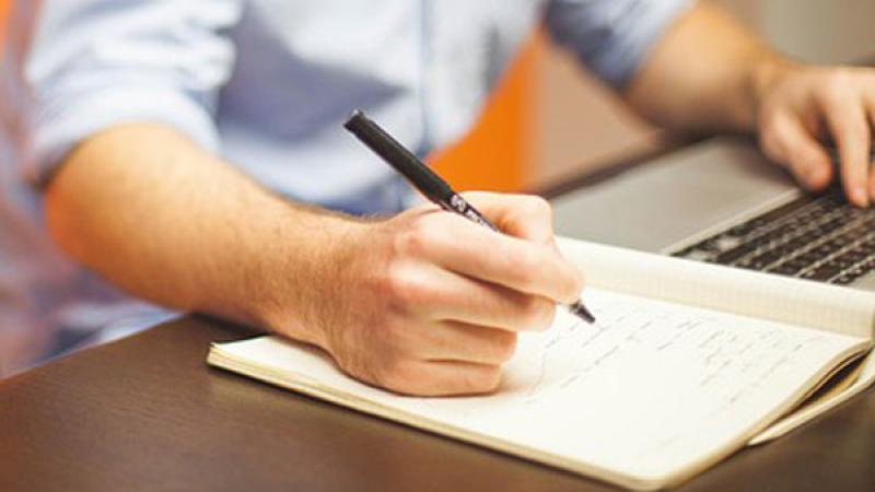 computer en notitie