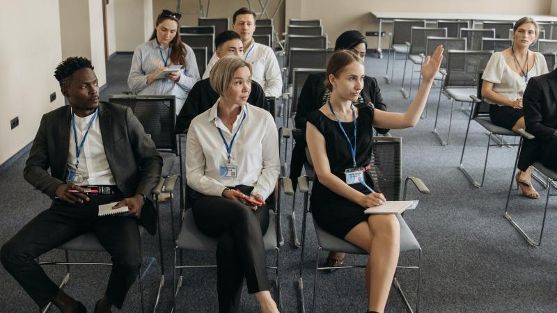Mensen die een training volgen