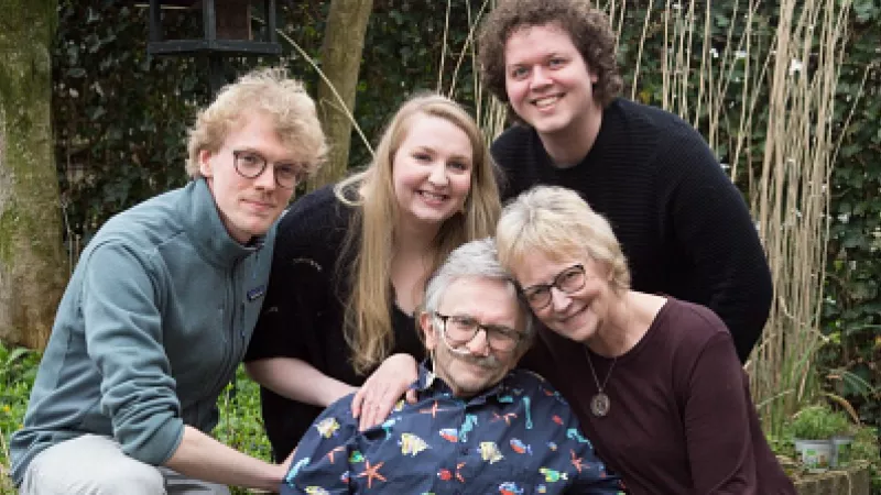 groepsfoto: Jan Troost te midden van zijn gezin