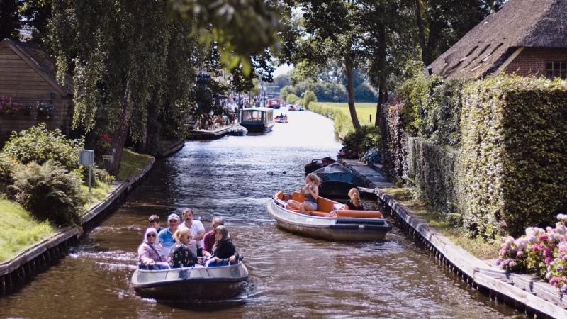 Toeristen in Giethoorn