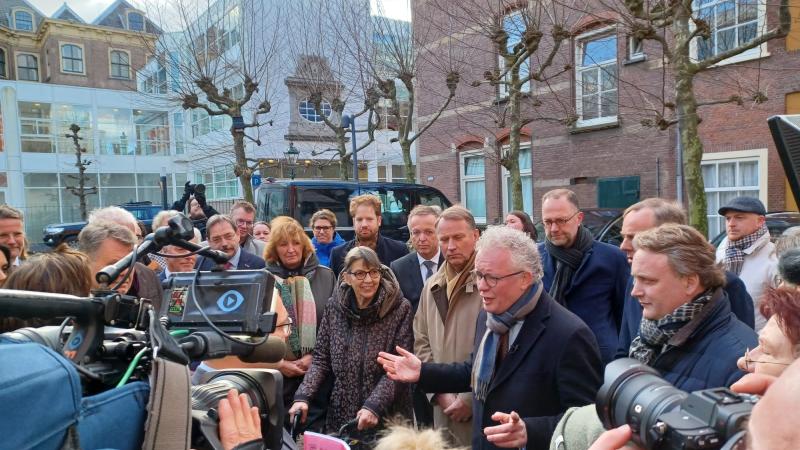 overhandiging petitie aan eerste kamer