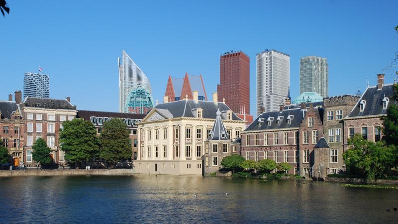 binnenhof met vijverberg