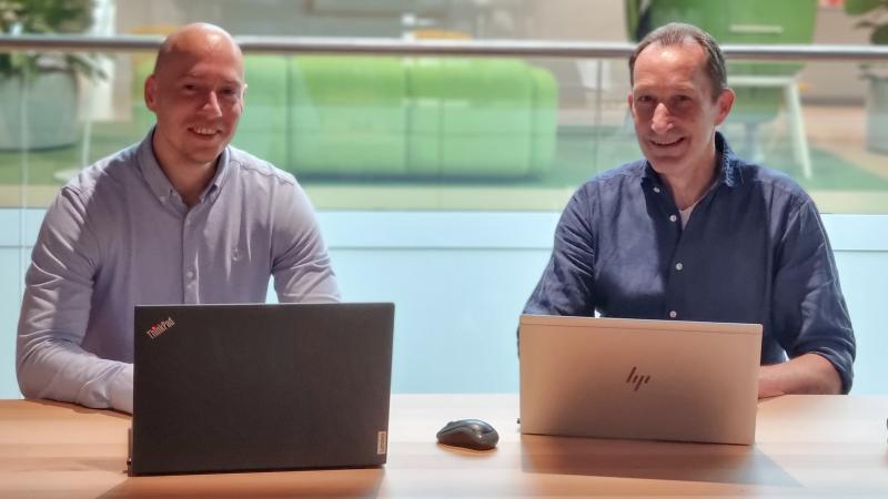 Jan de Brouwer (foto rechts), beleidsadviseur Toezicht Sociaal Domein, en Davy van Loenhout (foto links), toezichthouder Wmo en Jeugdwet, van de gemeente Tilburg