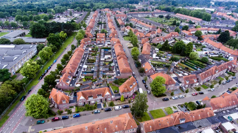 Foto vanuit de lucht genomen van een woonwijk