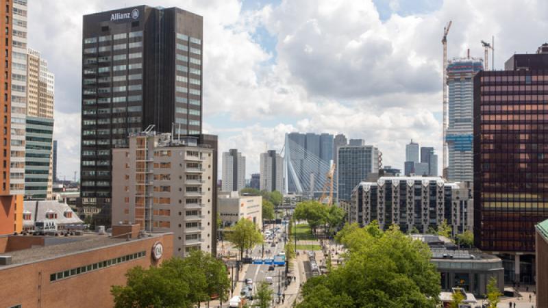 Stadsbeeld met kantoren