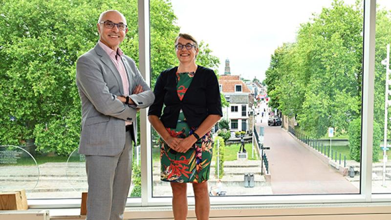 wethouder Mark Foekema en gemeentesecretaris Wilma van den Werken