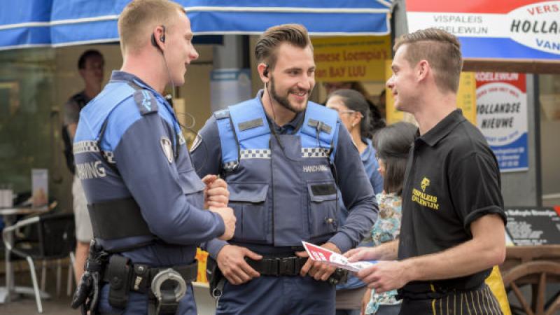 Boa's op straat in gesprek